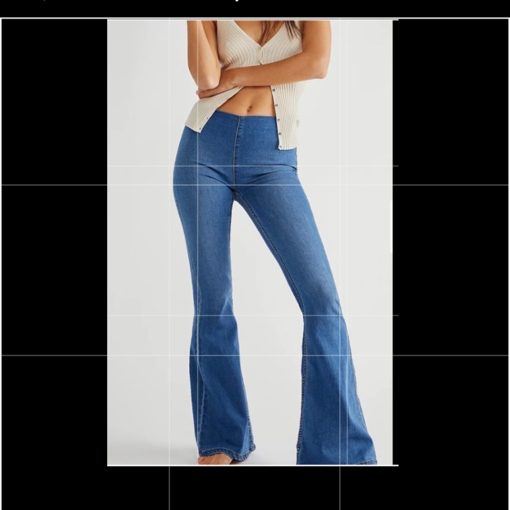 Super cute free people bell bottom jeans!
